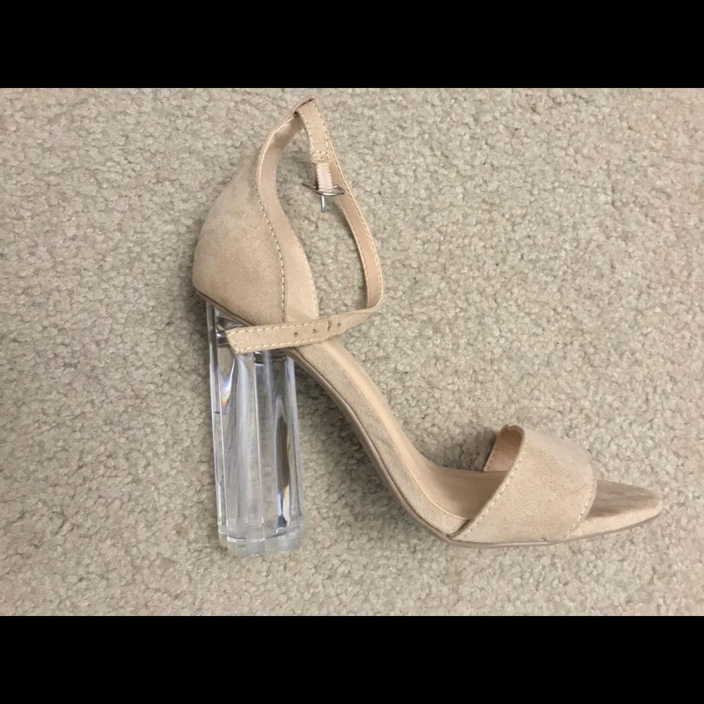 Heels - Picture 3 of 4